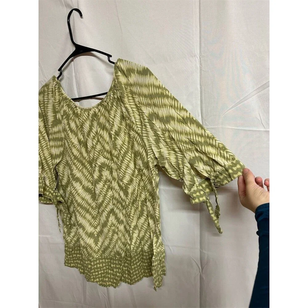 Ruby Rd XL Green Abstract Print Peasant Boho Button Front Rayon Blouse - Picture 8 of 8